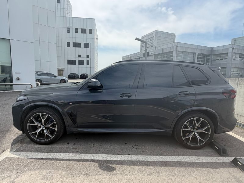 2026 BMW X5 xDrive 40i M Sport Pro Special Edition photo 7