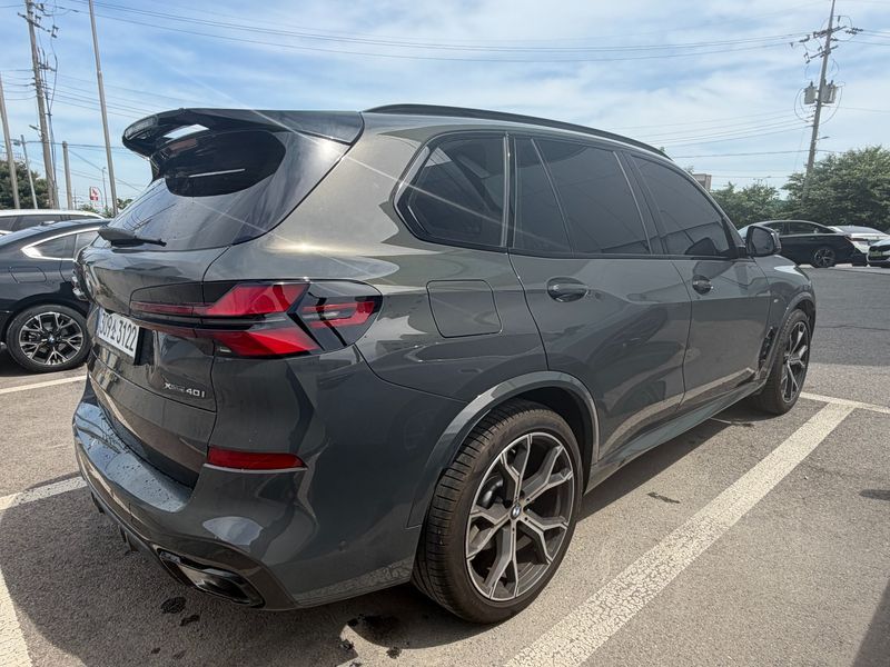 2026 BMW X5 xDrive 40i M Sport Pro Special Edition photo 9