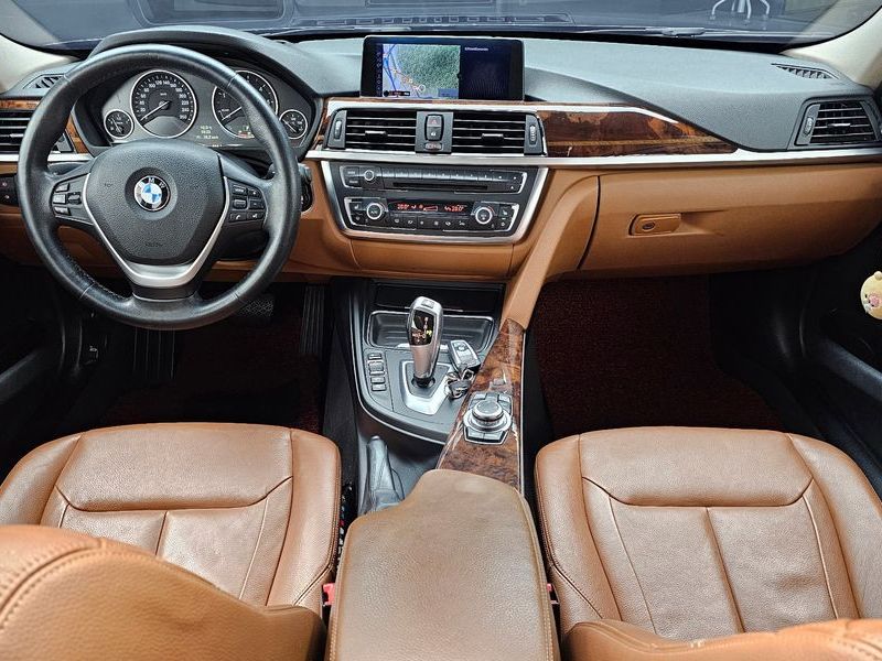 2012 BMW 3 Series 320d Luxury photo 7