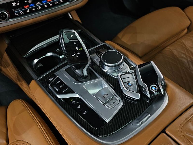 2020 BMW 7 Series 730d xDrive Design Pure Excellence photo 9