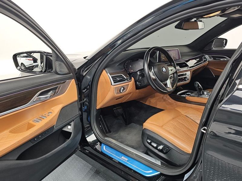 2020 BMW 7 Series 730d xDrive Design Pure Excellence photo 10