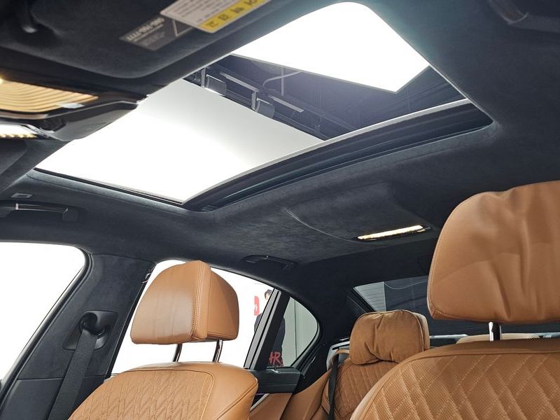 2020 BMW 7 Series 730d xDrive Design Pure Excellence photo 19