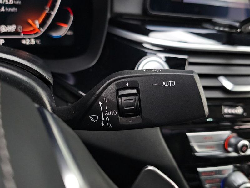 2021 BMW 5 Series 530i xDrive Luxury photo 14