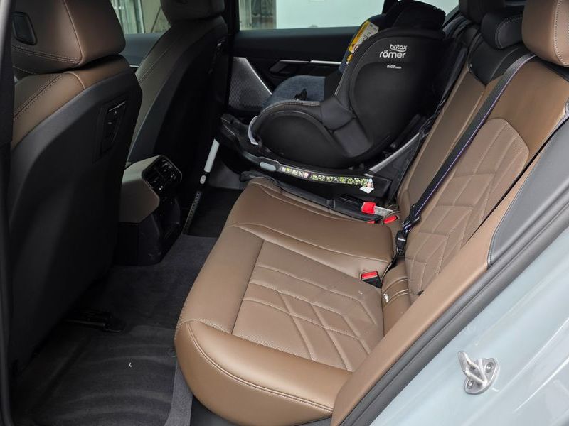 2026 BMW 5 Series 520i Special Edition photo 8