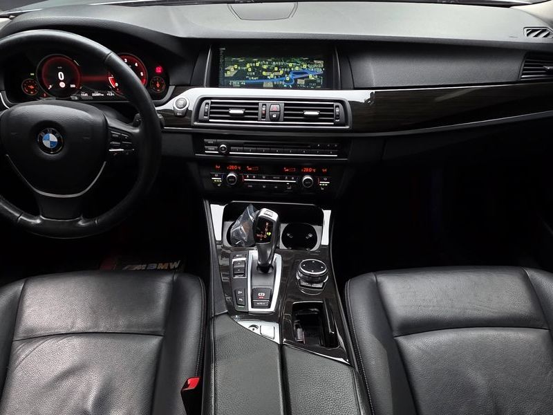 2014 BMW 5 Series 520d xDrive Luxury photo 7