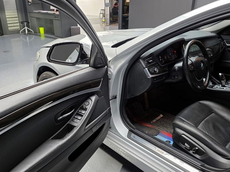 2014 BMW 5 Series 520d xDrive Luxury photo 11