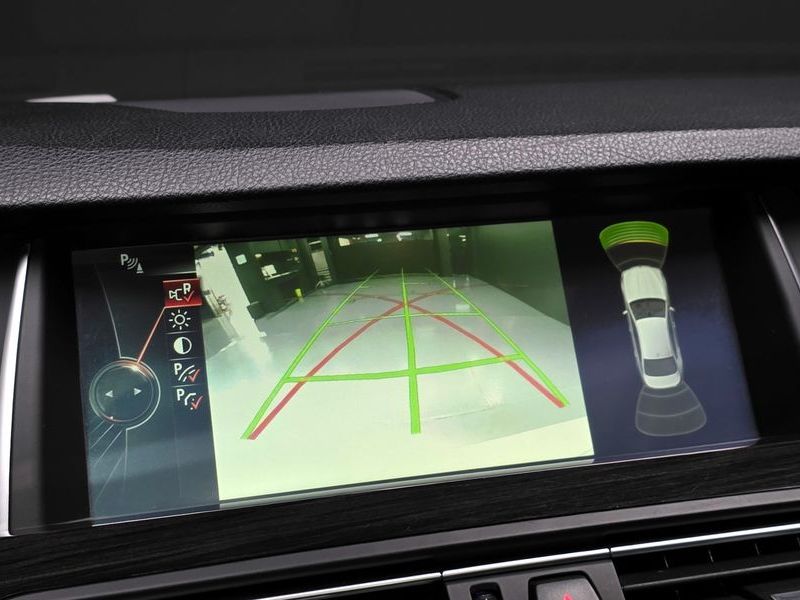 2014 BMW 5 Series 520d xDrive Luxury photo 15