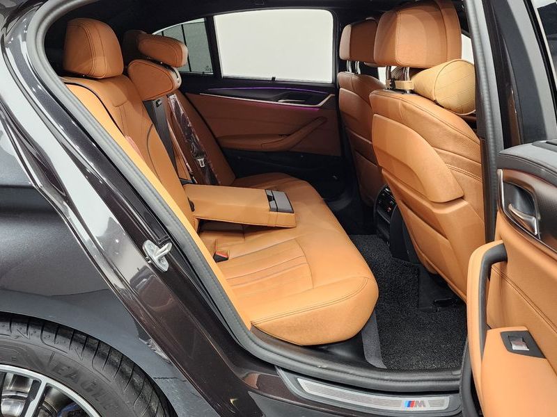 2023 BMW 5 Series 520i M Sport photo 12