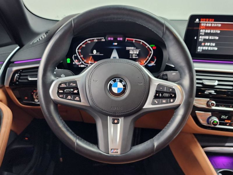 2023 BMW 5 Series 520i M Sport photo 13