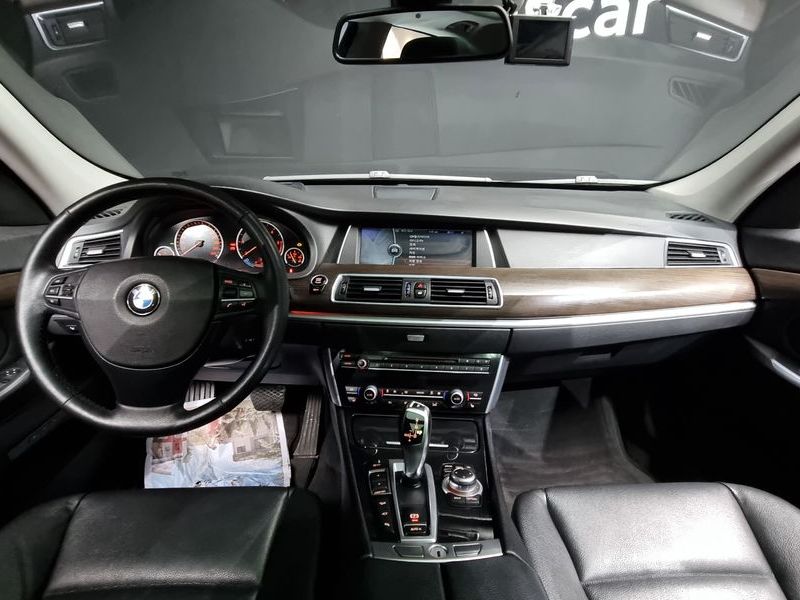 2013 BMW 5 Series GT 30d xDrive photo 7