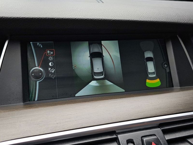 2013 BMW 5 Series GT 30d xDrive photo 15