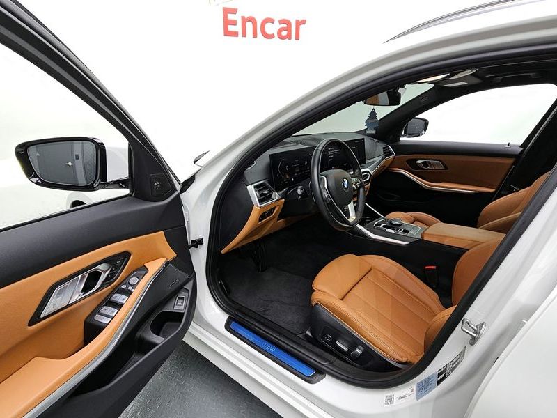 2023 BMW 3 Series 320i Touring photo 10