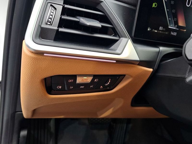 2023 BMW 3 Series 320i Touring photo 13