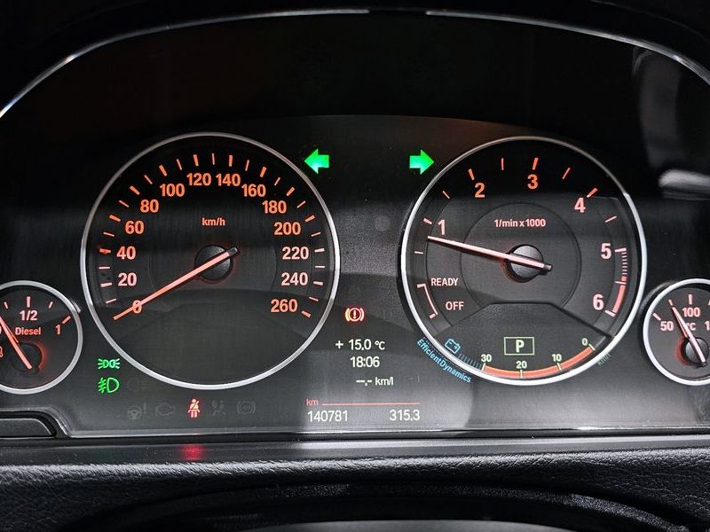 2012 BMW 3 Series 320d photo 8
