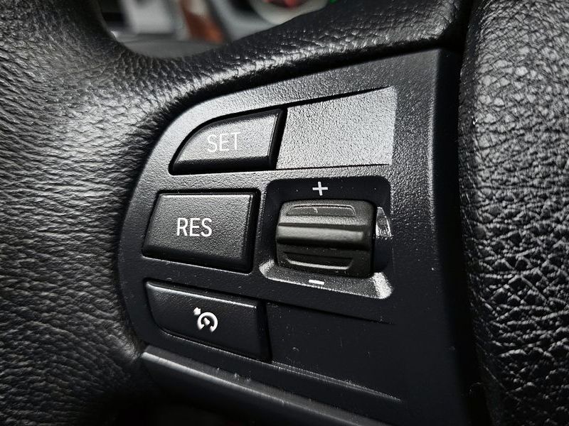 2012 BMW 3 Series 320d photo 14