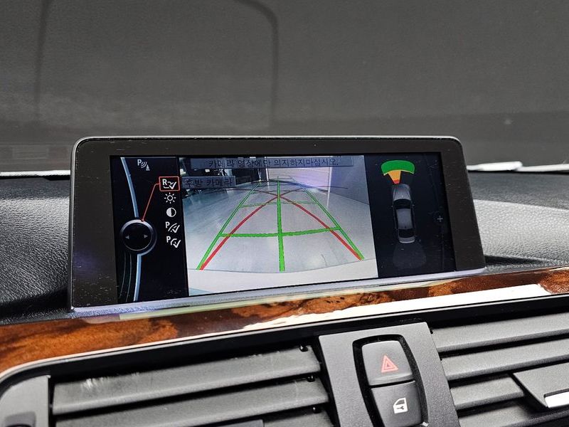 2012 BMW 3 Series 320d photo 16