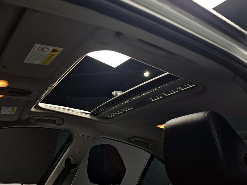 2012 BMW 3 Series 320d photo 19