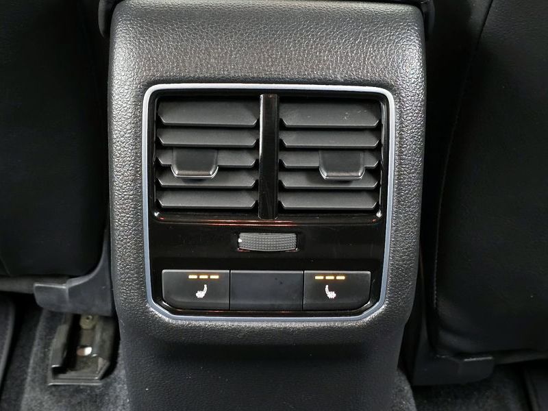 2018 Volkswagen Passat 2.0 TSI B7 photo 18