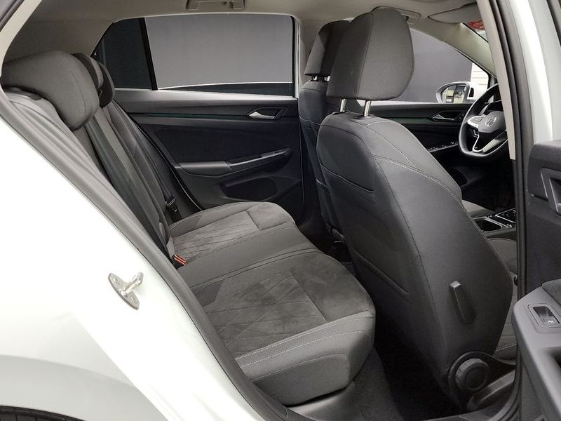 2024 Volkswagen Golf 2.0 TDI Prestige photo 12