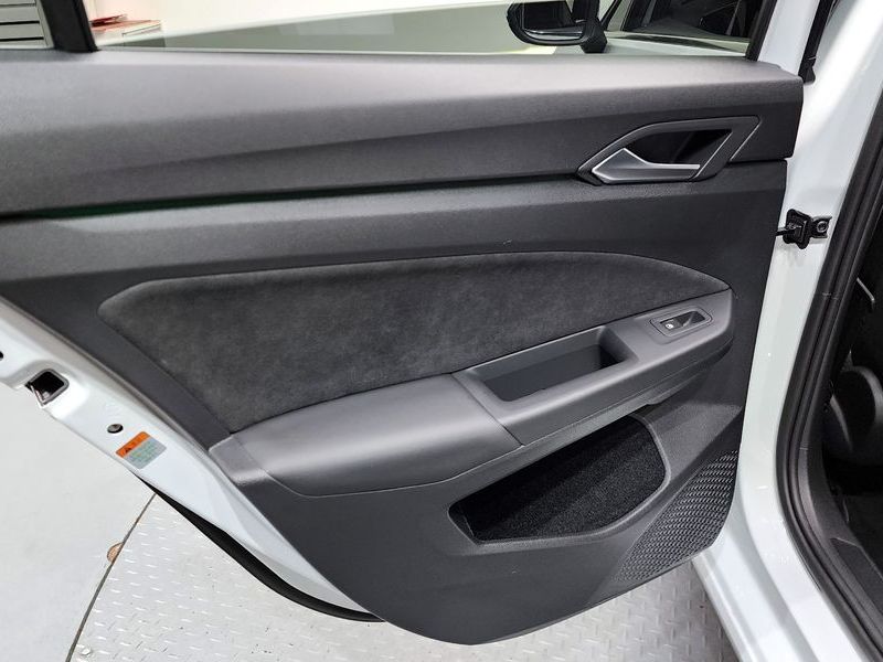 2024 Volkswagen Golf 2.0 TDI Prestige photo 25