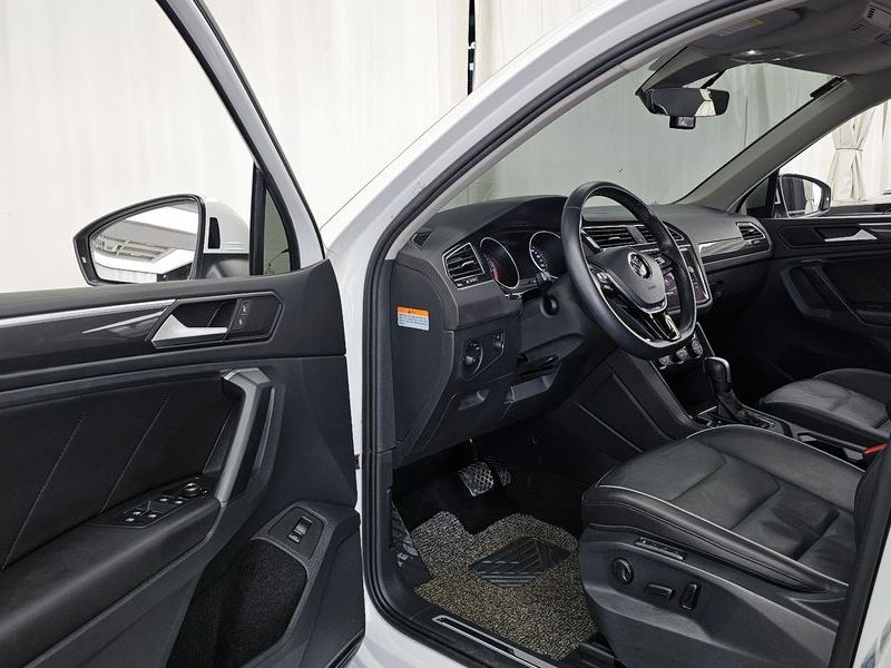 2020 Volkswagen Tiguan 2.0 TDI Prestige photo 10