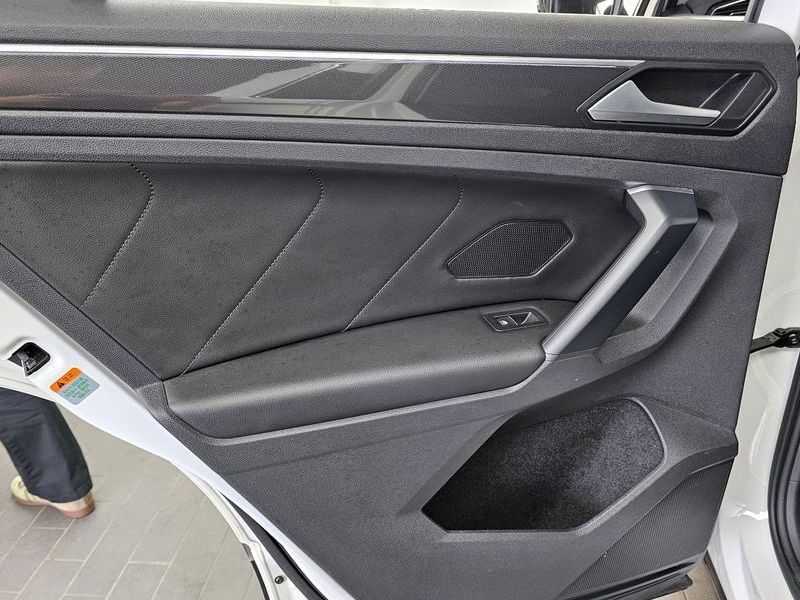 2020 Volkswagen Tiguan 2.0 TDI Prestige photo 25