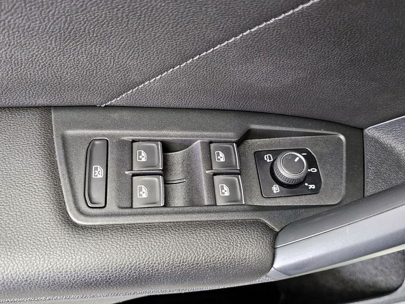 2020 Volkswagen Tiguan 2.0 TDI Prestige photo 28