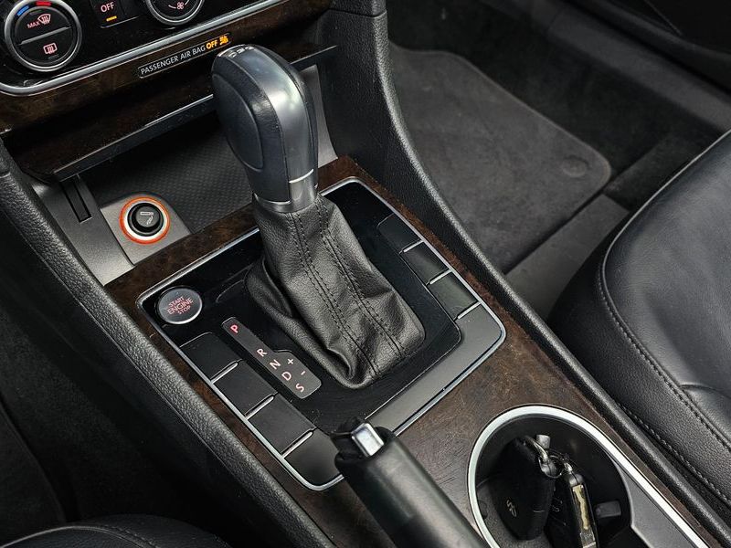 2015 Volkswagen Passat 2.0 TDI B7 photo 9