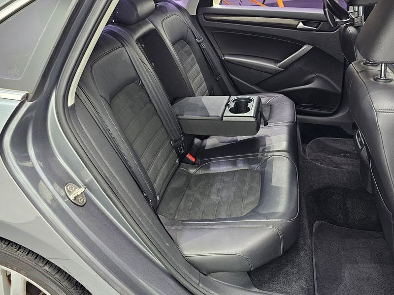 2015 Volkswagen Passat 2.0 TDI B7 photo 11