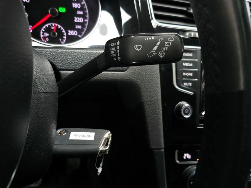 2015 Volkswagen Golf 2.0 TDI photo 17