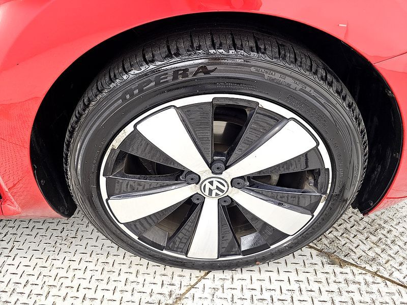 2014 Volkswagen Beetle 2.0 TDI Premium 3rd photo 20
