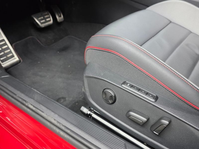 2024 Volkswagen Golf 2.0 GTI photo 16