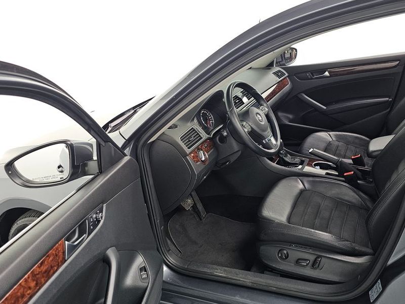 2013 Volkswagen Passat 2.0 TDI B7 photo 10