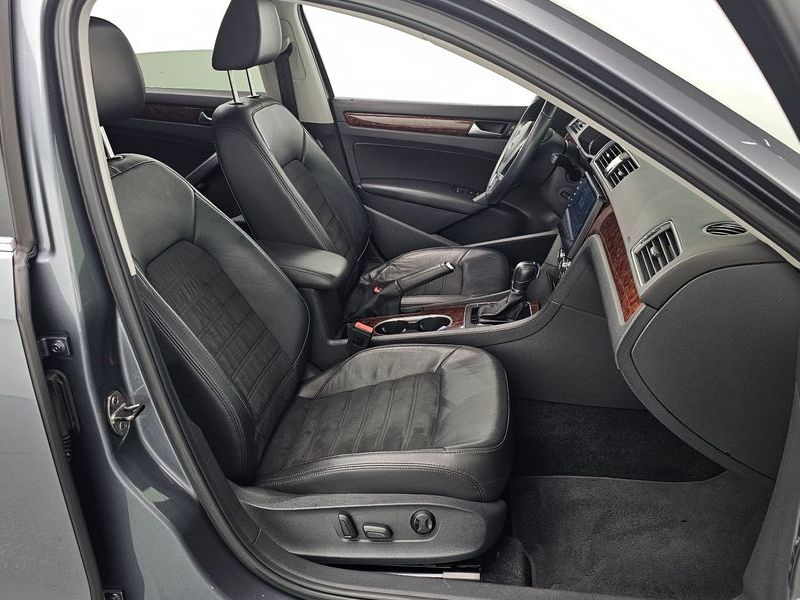 2013 Volkswagen Passat 2.0 TDI B7 photo 12