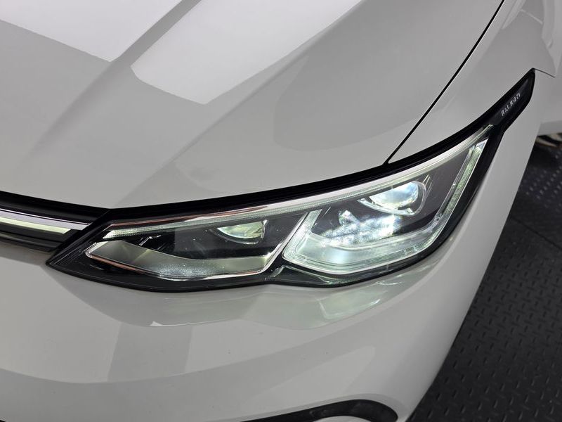 2023 Volkswagen Golf 2.0 TDI Prestige photo 22