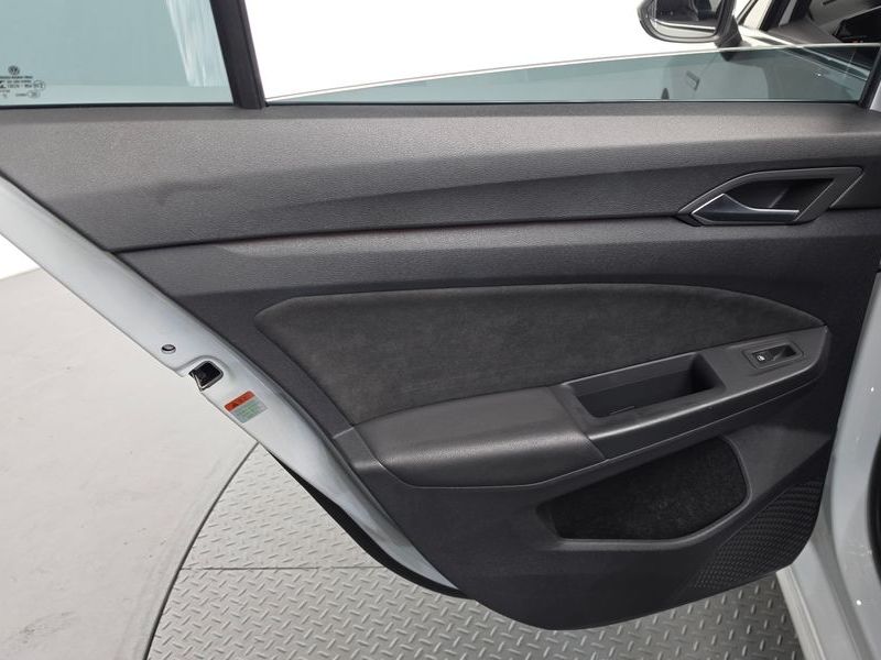 2023 Volkswagen Golf 2.0 TDI Prestige photo 25