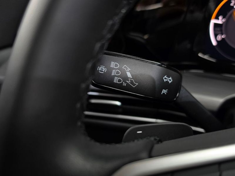 2023 Volkswagen Golf 2.0 TDI Prestige photo 30
