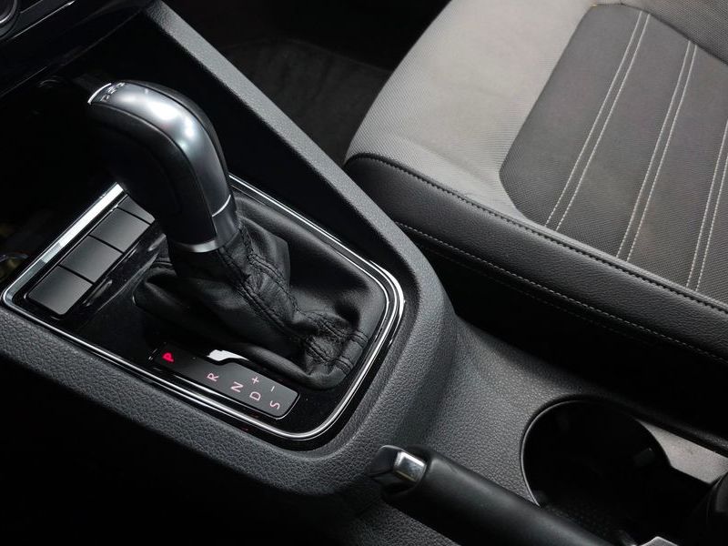 2015 Volkswagen Jetta 2.0 TDI BlueMotion 6th photo 9