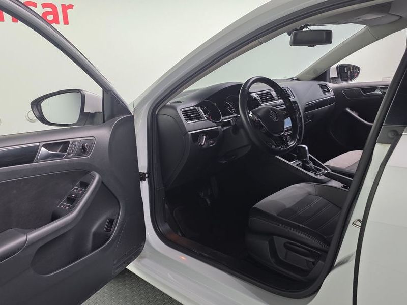 2015 Volkswagen Jetta 2.0 TDI BlueMotion 6th photo 10
