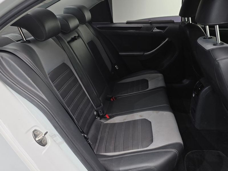 2015 Volkswagen Jetta 2.0 TDI BlueMotion 6th photo 12