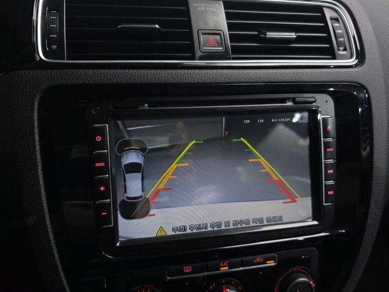 2015 Volkswagen Jetta 2.0 TDI BlueMotion 6th photo 15