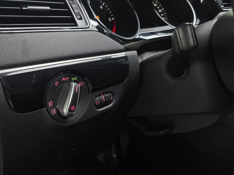 2015 Volkswagen Jetta 2.0 TDI BlueMotion 6th photo 18