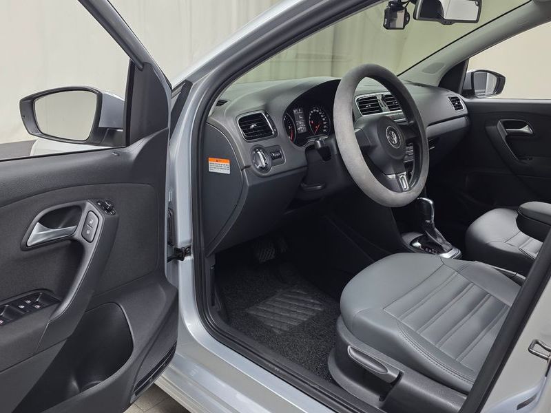2014 Volkswagen Polo 1.6 TDI R-Line 5th photo 10
