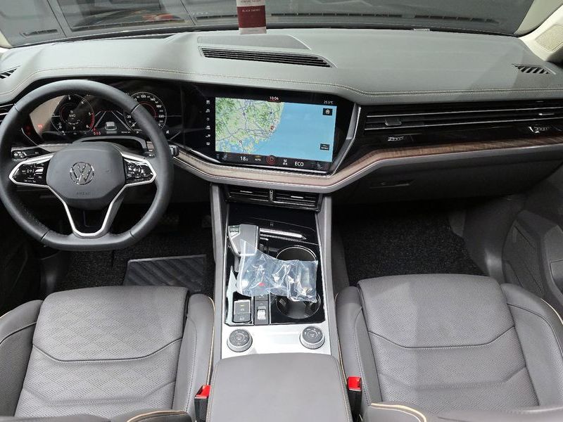 2023 Volkswagen Touareg 3.0 TDI Prestige photo 7