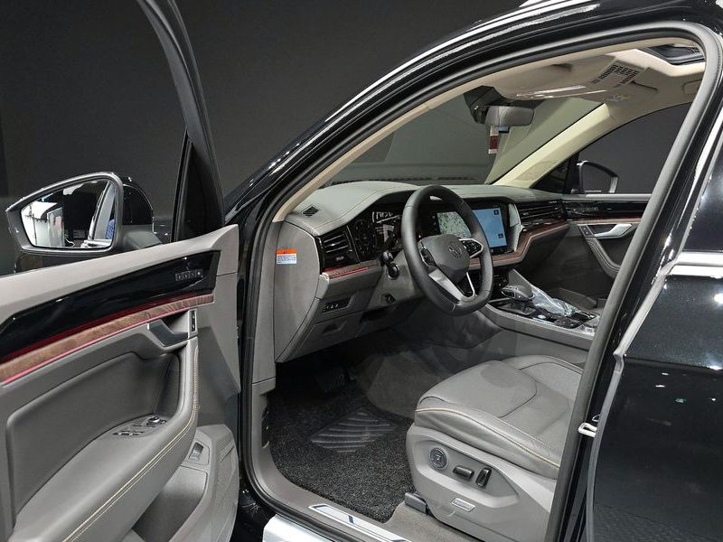 2023 Volkswagen Touareg 3.0 TDI Prestige photo 10