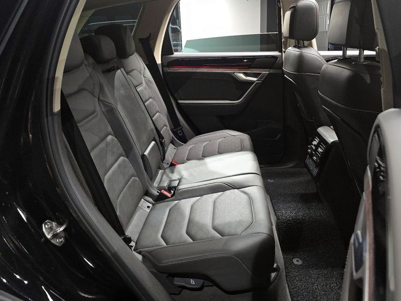 2023 Volkswagen Touareg 3.0 TDI Prestige photo 11