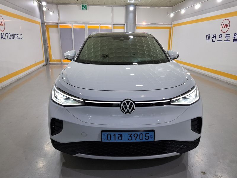 2025 Volkswagen ID.4 Pro photo 1
