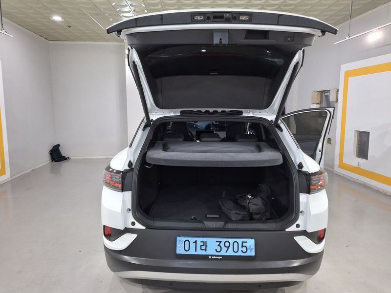 2025 Volkswagen ID.4 Pro photo 7