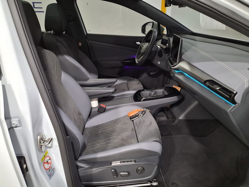 2025 Volkswagen ID.4 Pro photo 20