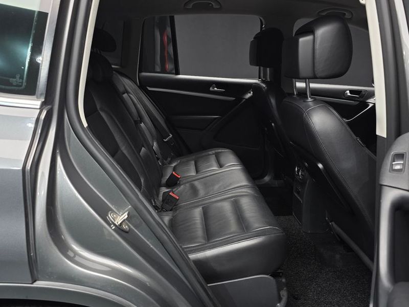 2012 Volkswagen Tiguan 2.0 TDI Comfort 5N photo 11